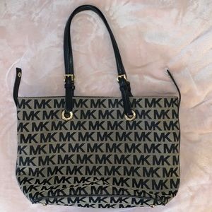 MICHAEL KORS MEDIUM SHOULDER BAG ADJUSTABLE STRAPS